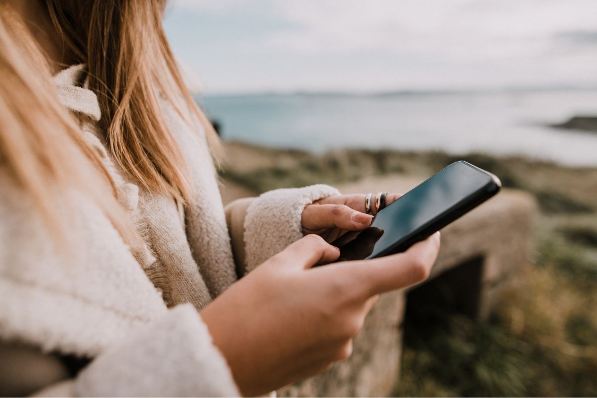 Ghosting vs. Slow Fade: How to Tell the Difference and Why Your Instinct Is Usually Right - ghosting vs slow fade thumb