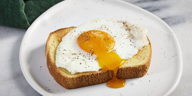 In Defense of the Over-Easy Runny Egg as the Ultimate Food Sauce - spotlight8 runny egg